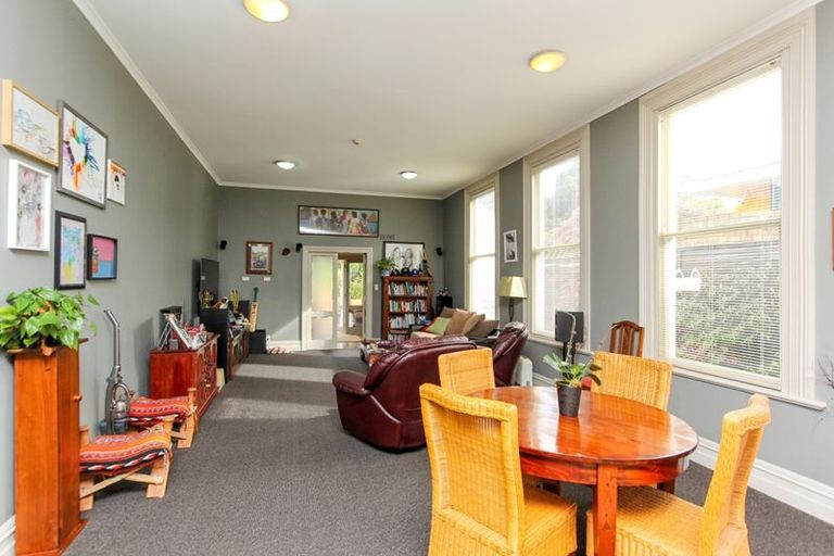 Photo of property in 32 Carrington Street, New Plymouth, 4310