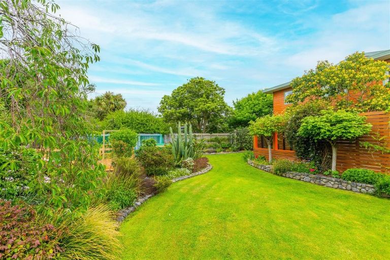 Photo of property in 191 Mazengarb Road, Paraparaumu, 5032