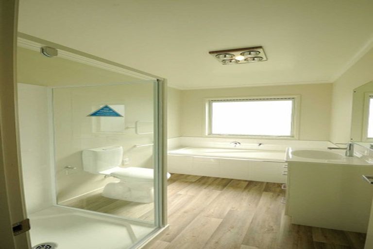 Photo of property in 39 Pakohe Street, Pegasus, 7612