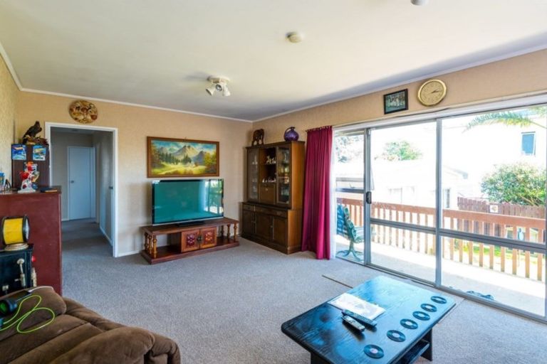 Photo of property in 4 Yearsley Place, Manurewa, Auckland, 2102