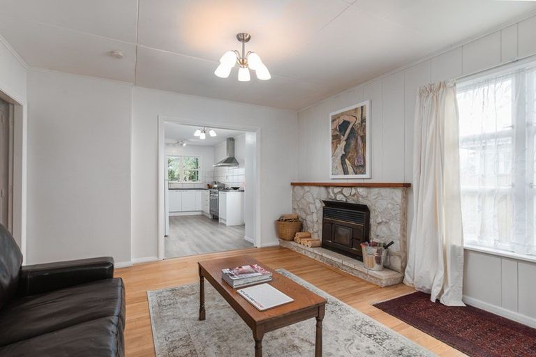 Photo of property in 6 Taylor Street, Carterton, 5713