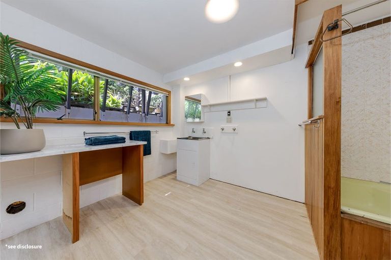 Photo of property in 1070 Scenic Drive North, Swanson, Auckland, 0816