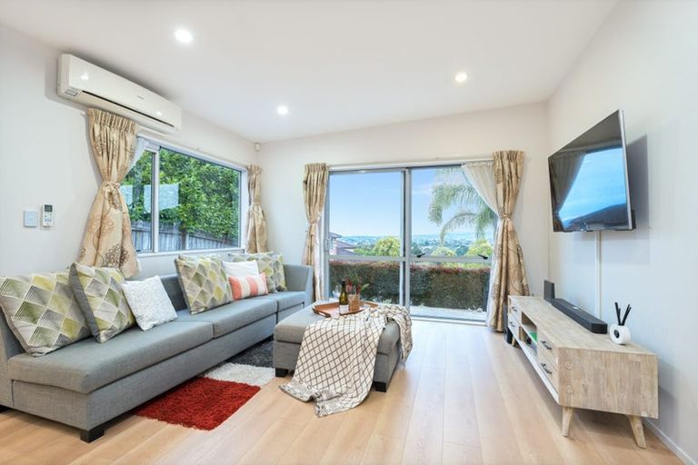 Photo of property in 9 Cityview Place, Massey, Auckland, 0614