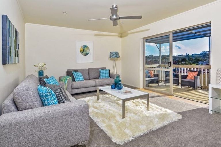 Photo of property in 14 Nimstedt Avenue, Oteha, Auckland, 0632