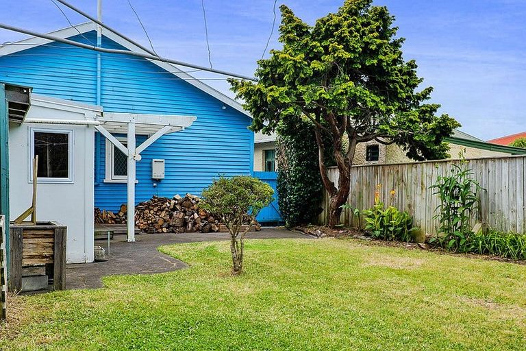 Photo of property in 193 Saint Aubyn Street, New Plymouth, 4310