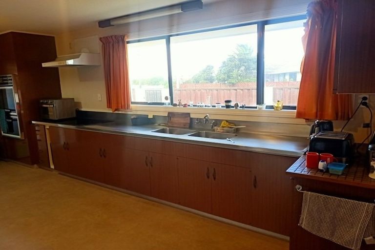 Photo of property in 396 Marine Parade, South New Brighton, Christchurch, 8062