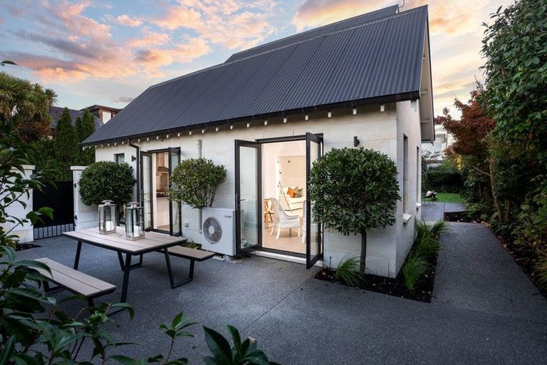 Photo of property in 5 Merivale Lane, Merivale, Christchurch, 8014