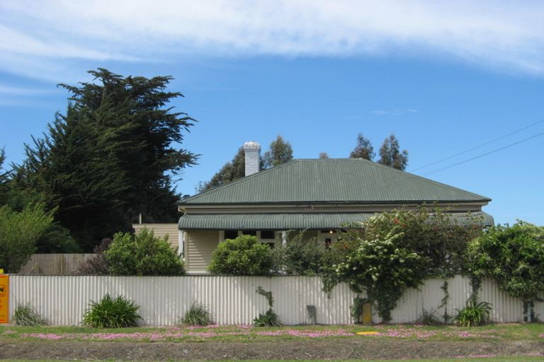 Photo of property in 16 Glasnevin Road, Amberley, 7410