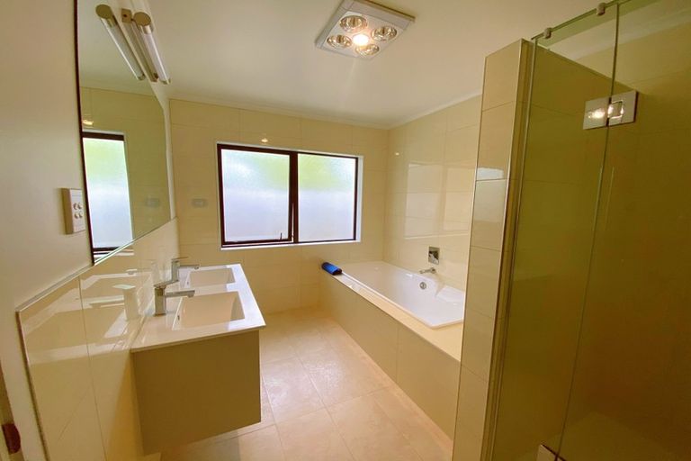 Photo of property in 8 Berkley Avenue, Hillcrest, Hamilton, 3216