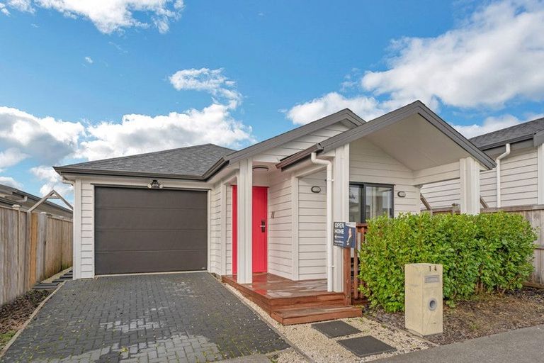 Photo of property in 14 Noia Way, Karaka, Papakura, 2113