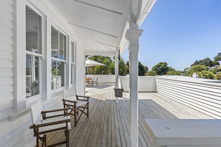 Photo of property in 16 Bracken Street, New Plymouth, 4310