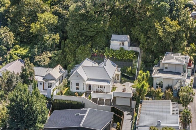 Photo of property in 16 Bracken Street, New Plymouth, 4310