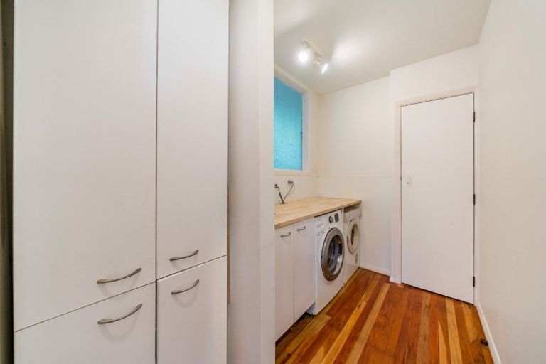 Photo of property in 61 Mana View Road, Paremata, Porirua, 5026