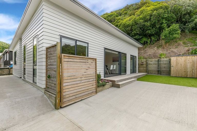 Photo of property in 104 Rangituhi Crescent, Takapuwahia, Porirua, 5022