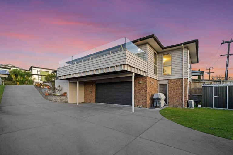 Photo of property in 8 Utopia Park Heights, Welcome Bay, Tauranga, 3112