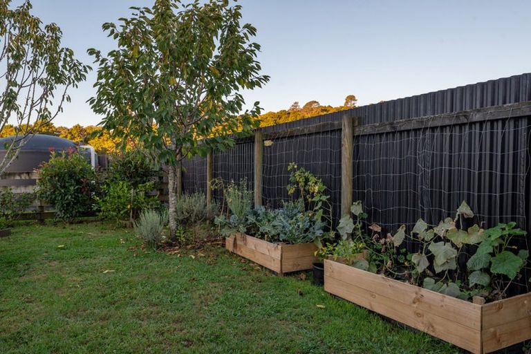 Photo of property in 974 Kahikatea Flat Road, Waitoki, Kaukapakapa, 0871