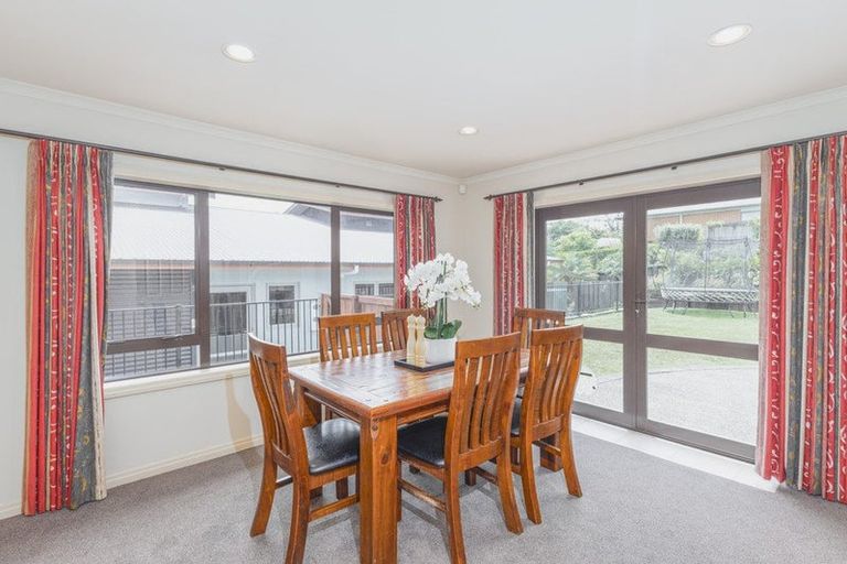 Photo of property in 73 Saint James Drive, Huntington, Hamilton, 3210