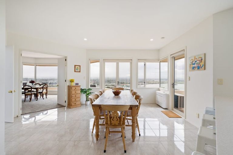 Photo of property in 126 Cannon Hill Crescent, Mount Pleasant, Christchurch, 8081