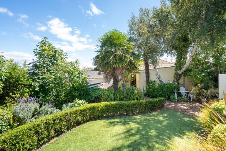 Photo of property in 2 Coleman Terrace, Hospital Hill, Napier, 4110