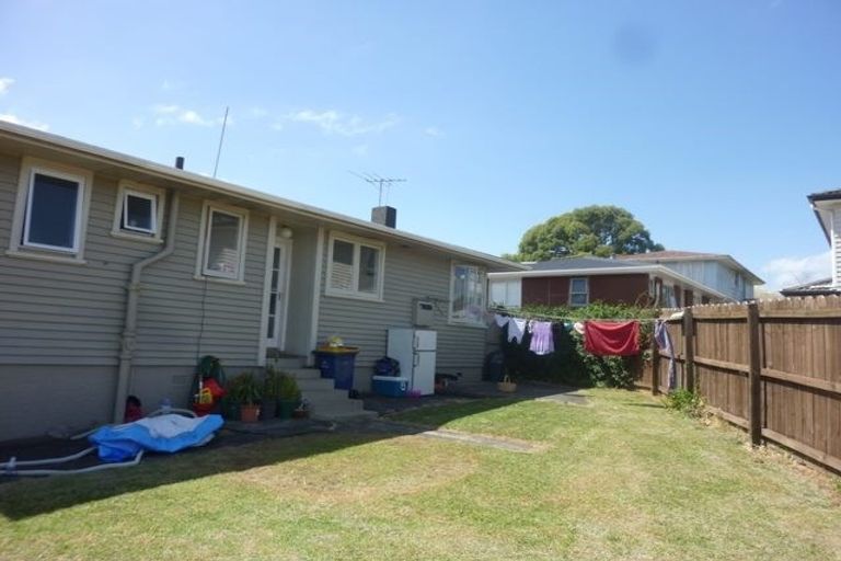 Photo of property in 20 Geordie Street, Henderson, Auckland, 0612
