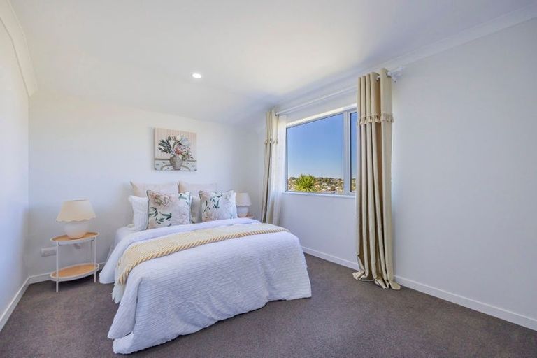Photo of property in 20 Bearing Parade, Long Bay, Auckland, 0630