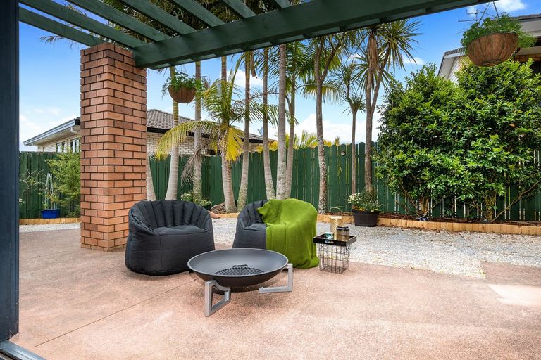 Photo of property in 16 San Lorenzo Rise, Henderson, Auckland, 0612
