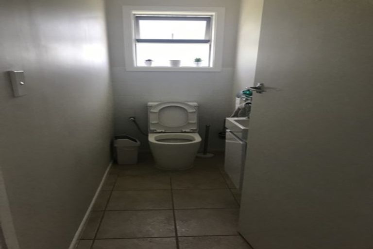 Photo of property in 15a Butterworth Avenue, Opaheke, Papakura, 2113