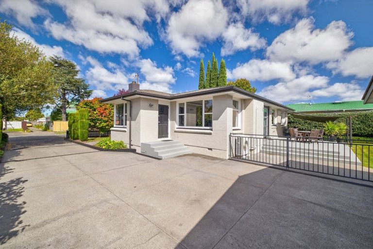 Photo of property in 73 Dunedin Street, Redwood, Christchurch, 8051