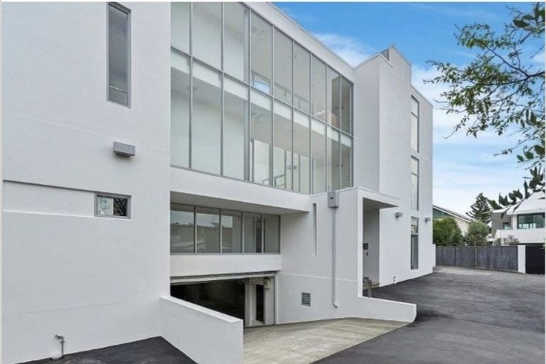 Photo of property in 2/22 Esplanade, Sumner, Christchurch, 8081