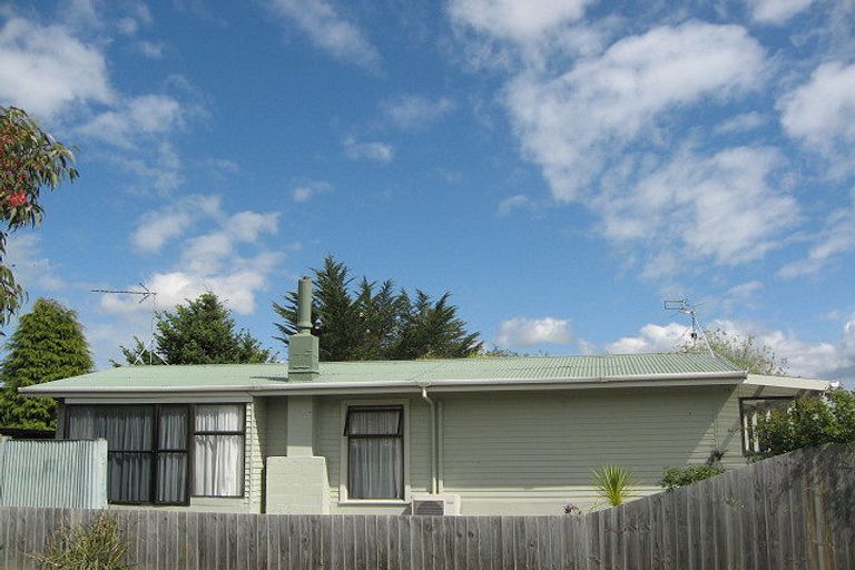 Photo of property in 32 Kiwi Avenue, Waikuku Beach, 7473