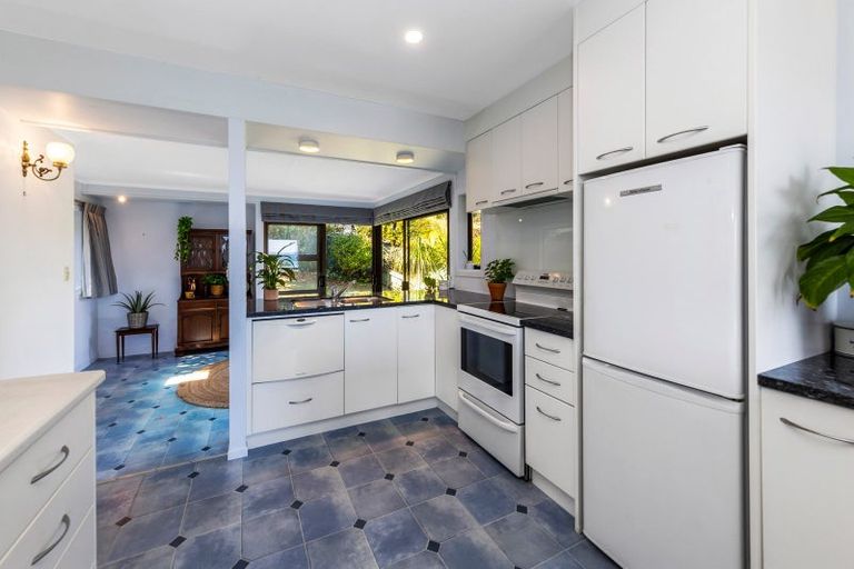 Photo of property in 27 De Luen Avenue, Tindalls Beach, Whangaparaoa, 0930