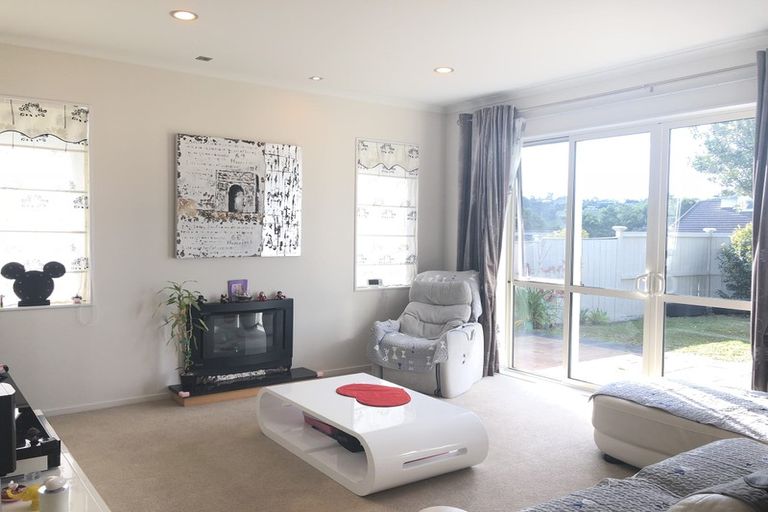 Photo of property in 4 Springvale Drive, Fairview Heights, Auckland, 0632