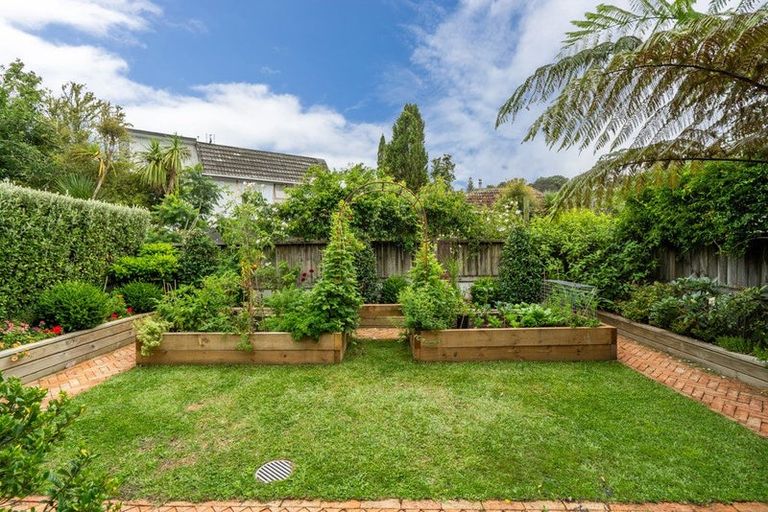 Photo of property in 1/38 Sandiacre Way, Browns Bay, Auckland, 0630