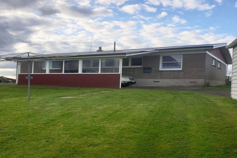 Photo of property in 10 Kaiwaka Road, Waiuku, 2123