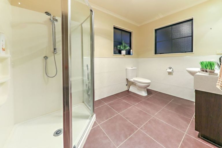Photo of property in 11 Karson Place, Flat Bush, Auckland, 2016