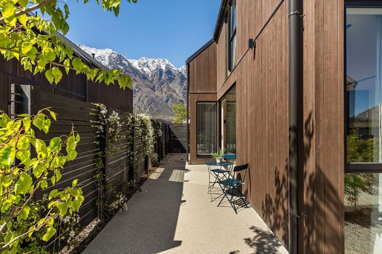 Photo of property in 3 Curvey Court, Jacks Point, 9371