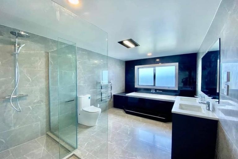 Photo of property in 25 Colliston Rise, Pinehill, Auckland, 0632