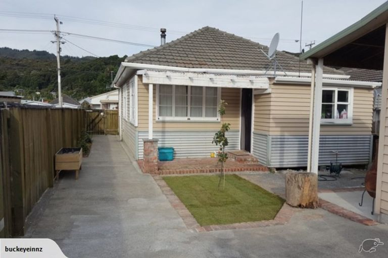 Photo of property in 80 Main Road, Wainuiomata, Lower Hutt, 5014
