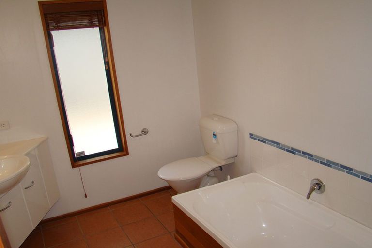 Photo of property in 143 Moncks Spur Road, Redcliffs, Christchurch, 8081