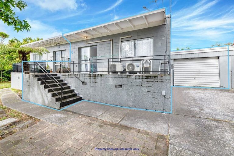 Photo of property in 4/92 Titirangi Road, New Lynn, Auckland, 0600