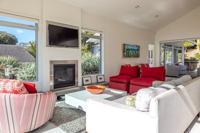 Photo of property in 2/28 Beach Parade, Oneroa, Waiheke Island, 1081