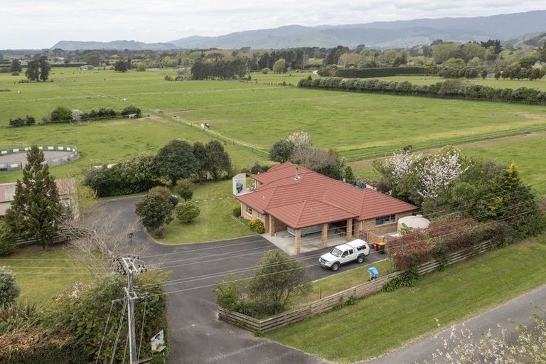 Photo of property in 34 Sutton Road, Te Horo, Otaki, 5582