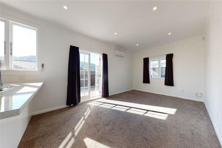 Photo of property in 100 Randwick Road, Moera, Lower Hutt, 5010