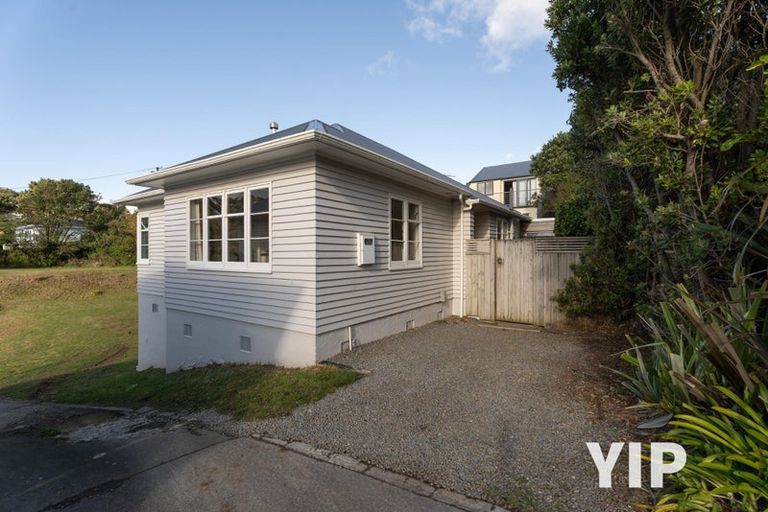 Photo of property in 35 Hindmarsh Street, Johnsonville, Wellington, 6037