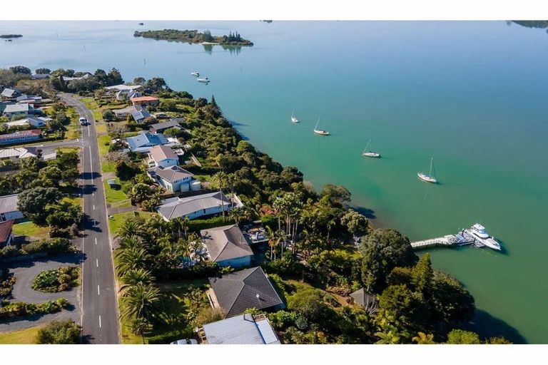 Photo of property in 34 Rangitane Loop Road, Kerikeri, 0294