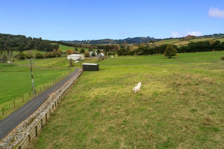 Photo of property in 143a Ingram Road, Bombay, Drury, 2579