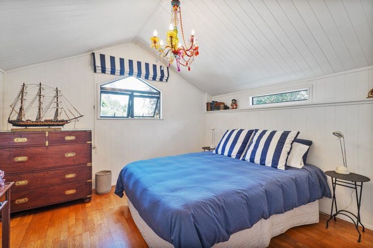 Photo of property in 49 Sarahs Hill, Hahei, Whitianga, 3591