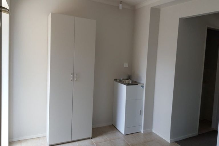 Photo of property in 45j Brandon Road, Glen Eden, Auckland, 0602