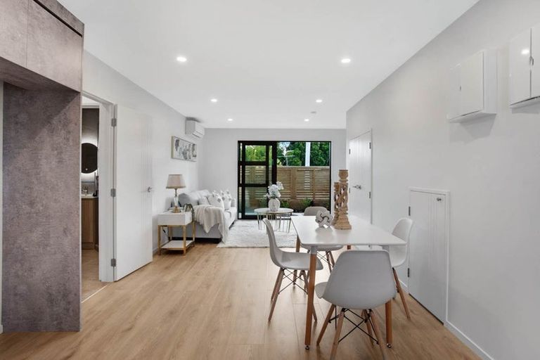 Photo of property in 1/129 Lancaster Road, Beach Haven, Auckland, 0626