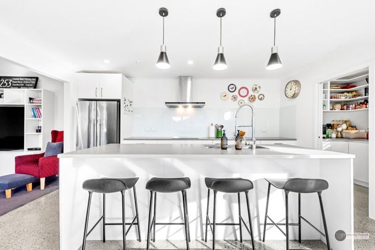 Photo of property in 5 Buddle Road, Wallaceville, Upper Hutt, 5018